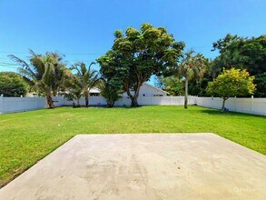 1180 SW 17th St in Boca Raton, FL - Foto de edificio - Building Photo