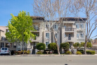 Villa Del Sol in Sunnyvale, CA - Building Photo - Building Photo