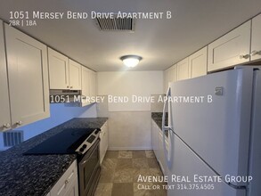 1051 Mersey Bend Dr in St. Louis, MO - Building Photo - Building Photo