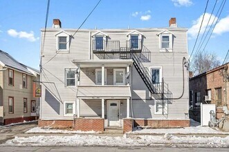 56 Pershing Ave in Poughkeepsie, NY - Building Photo - Building Photo