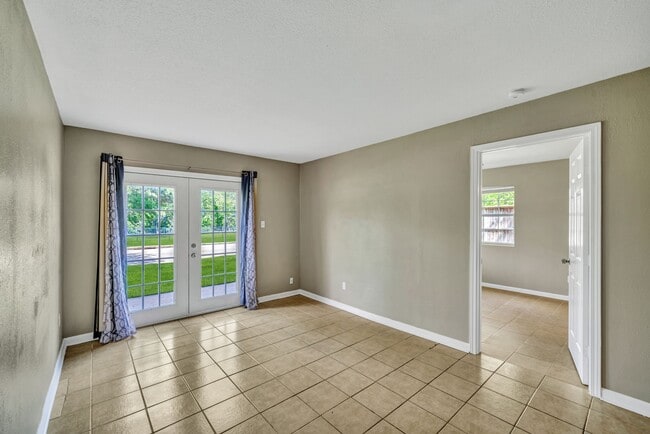 770 Memorial Mews St in Houston, TX - Building Photo - Building Photo