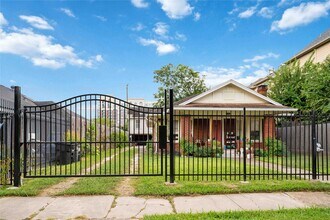 1749 W Main St in Houston, TX - Building Photo - Building Photo