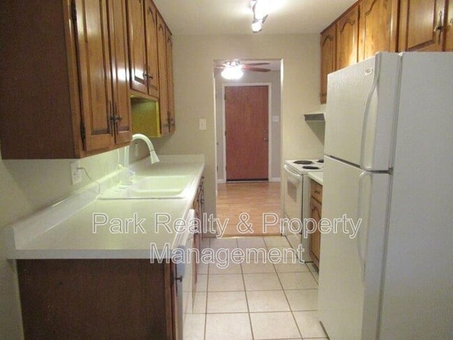 1672 S Benton St in Lakewood, CO - Building Photo - Building Photo