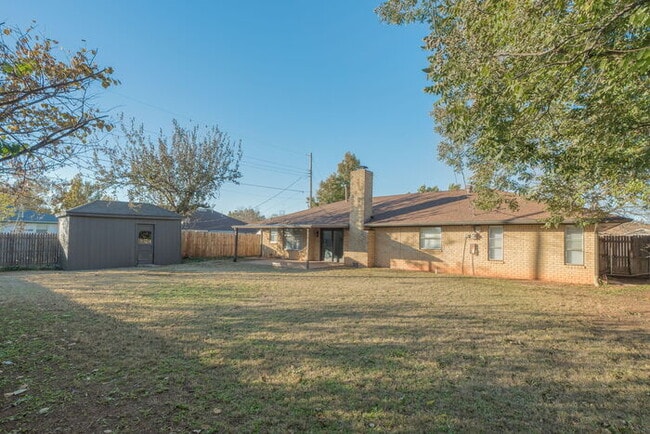 2704 NW 115th St in Oklahoma City, OK - Building Photo - Building Photo