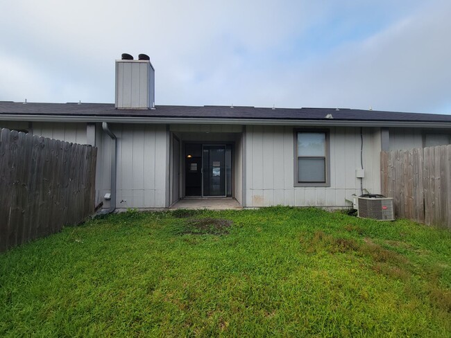 1337 Delaware Pl in Orange Park, FL - Foto de edificio - Building Photo