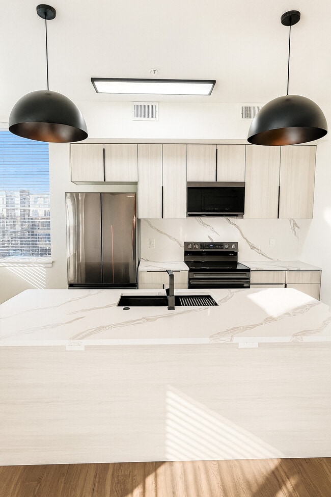 SoEl District Lofts in Springfield, MO - Foto de edificio - Building Photo