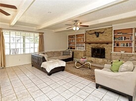 614 S Groos St in Kyle, TX - Building Photo