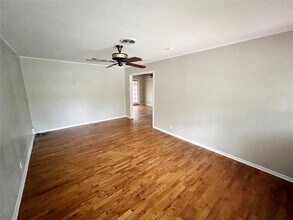 10025 Newcombe Dr in Dallas, TX - Building Photo - Building Photo