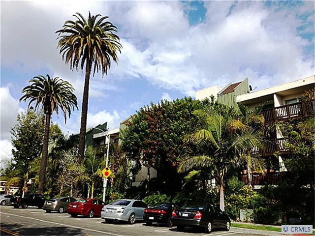 320 S. Ardmore Ave. in Los Angeles, CA - Building Photo