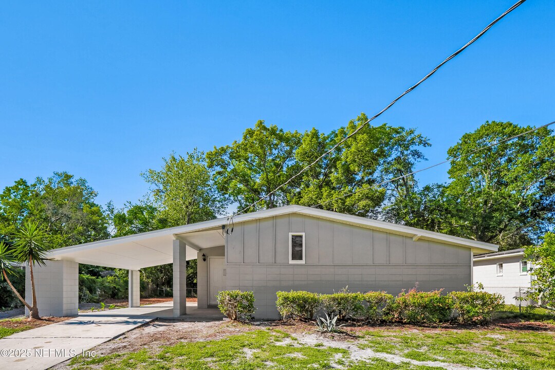 7428 Centauri Rd in Jacksonville, FL - Building Photo
