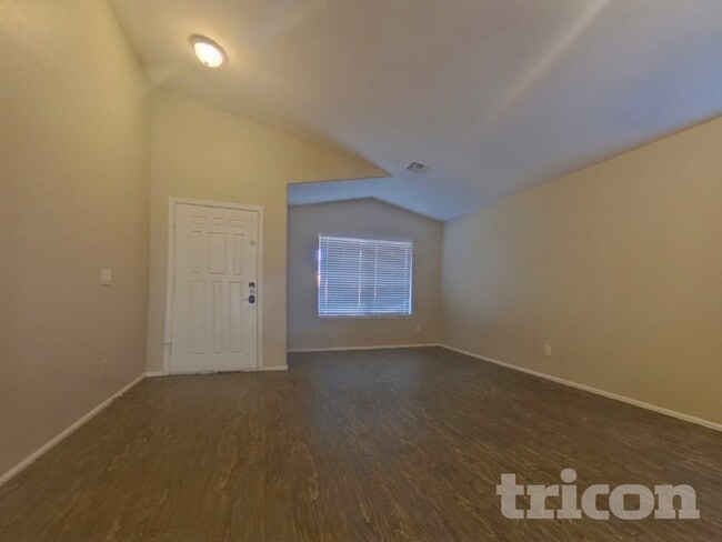 10343 West Odeum Ln in Tolleson, AZ - Foto de edificio - Building Photo