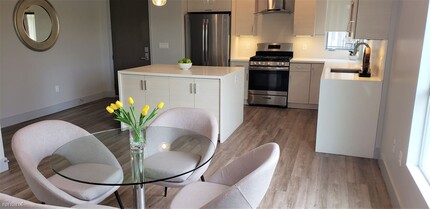 11048 W Olympic Blvd in Los Angeles, CA - Building Photo - Building Photo