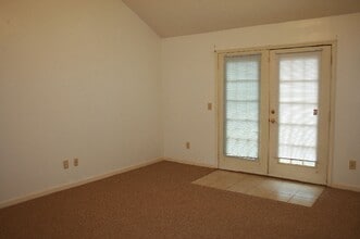 1979 Sara St in Auburn, AL - Building Photo - Building Photo