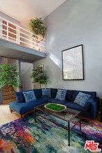 7943 Willow Glen Rd in Los Angeles, CA - Building Photo - Building Photo