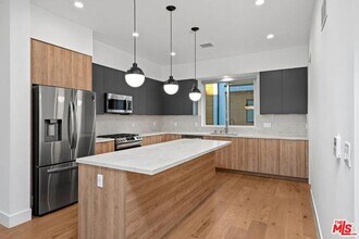 5943 Pickford St in Los Angeles, CA - Building Photo - Building Photo