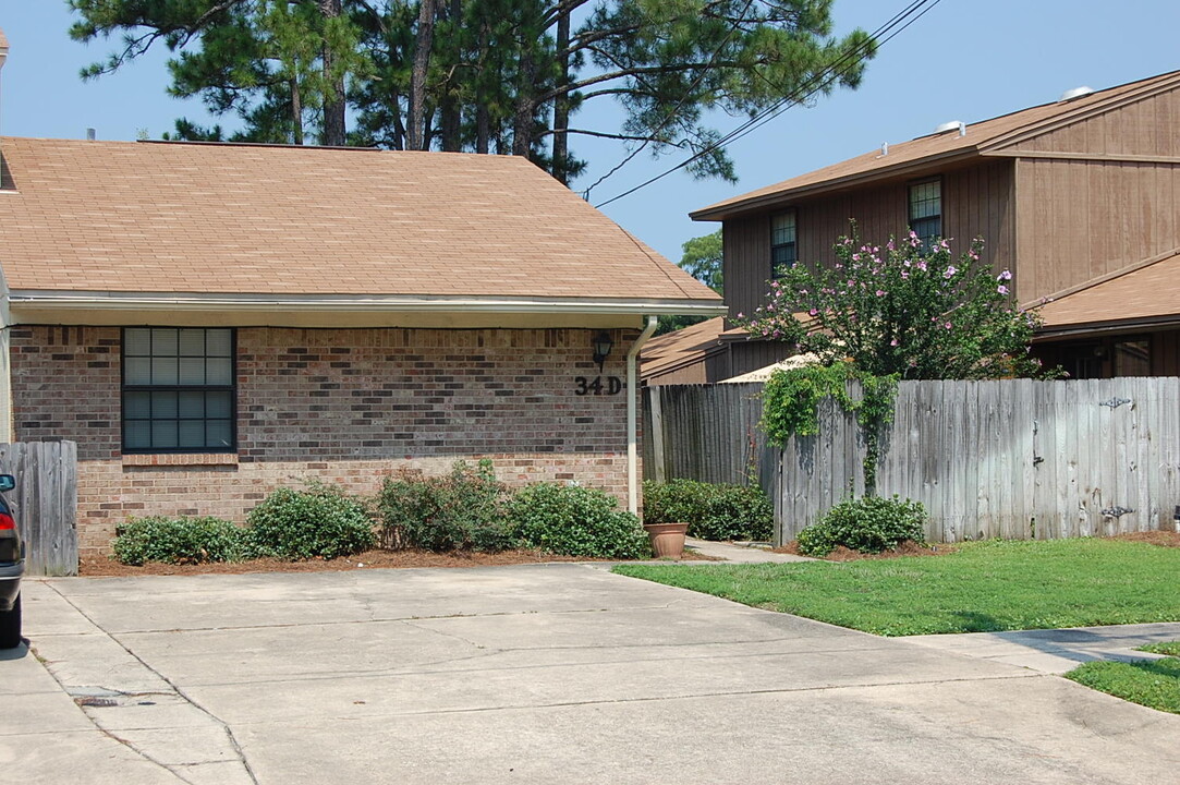 34 Cape Dr NW in Fort Walton Beach, FL - Building Photo