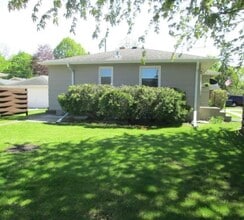 2632 3rd St N in Maplewood, MN - Building Photo - Building Photo
