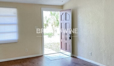 9216 W Patterson St in Tampa, FL - Building Photo - Building Photo