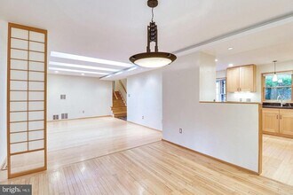 9907 Corsica St in Vienna, VA - Building Photo - Building Photo