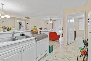 1260 Wildwood Lakes Blvd in Naples, FL - Building Photo