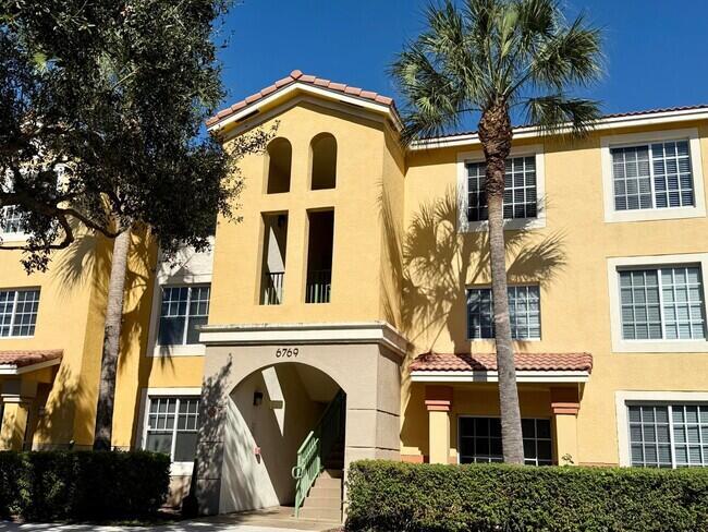 6769 Heritage Grande in Boynton Beach, FL - Building Photo