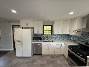 2193 Moredale St in Pittsburgh, PA - Building Photo - Building Photo
