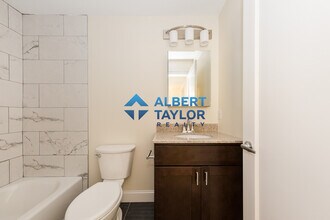 217 Arlington St, Unit 1 in Medford, MA - Foto de edificio - Building Photo