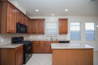7427 Boerne Creek Dr in Richmond, TX - Building Photo - Building Photo
