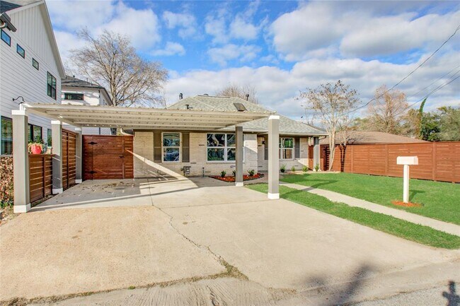 1109 Moody St in Houston, TX - Building Photo - Building Photo