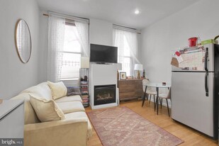 619 S 16th St in Philadelphia, PA - Building Photo