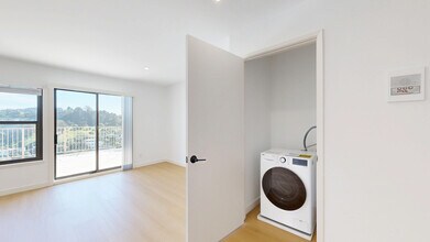 2033 Castro St in San Francisco, CA - Building Photo - Building Photo