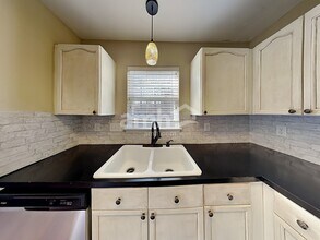 7528 Prairie Rose Ln in Huntersville, NC - Foto de edificio - Building Photo