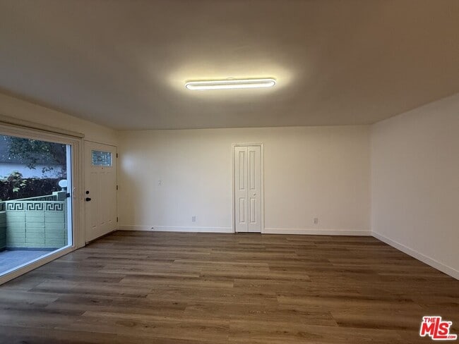 314 S Clark Dr in Los Angeles, CA - Building Photo - Building Photo