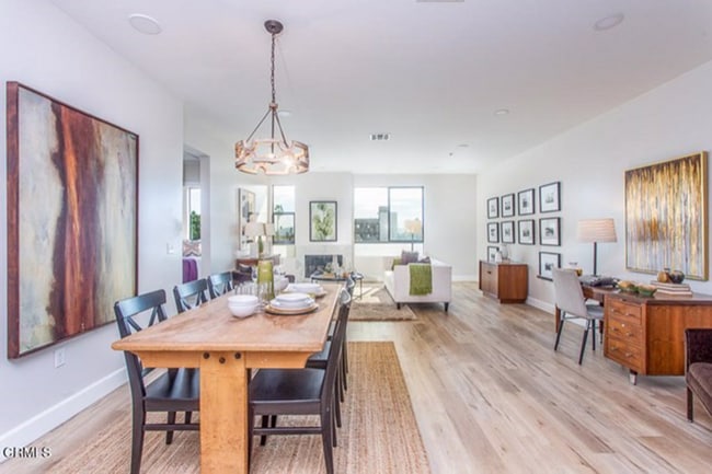 6938 Laurel Canyon Blvd in Los Angeles, CA - Building Photo - Building Photo
