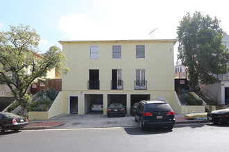 520 Midvale Ave in Los Angeles, CA - Building Photo - Building Photo