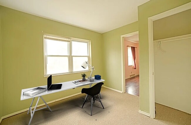 8415 Crixdale Ave in St. Louis, MO - Foto de edificio - Building Photo
