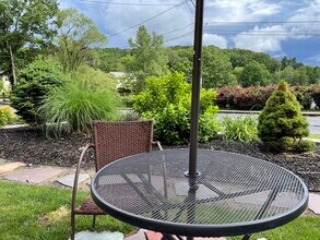 108 Dexter Rd in Newton, MA - Building Photo - Building Photo