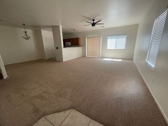 7025 Downspell Dr in Peoria, AZ - Foto de edificio - Building Photo