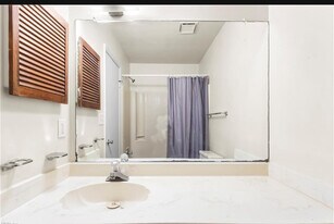 900 Monarch Dr in Virginia Beach, VA - Building Photo