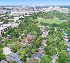 614 Bendwood Dr in Houston, TX - Building Photo - Building Photo