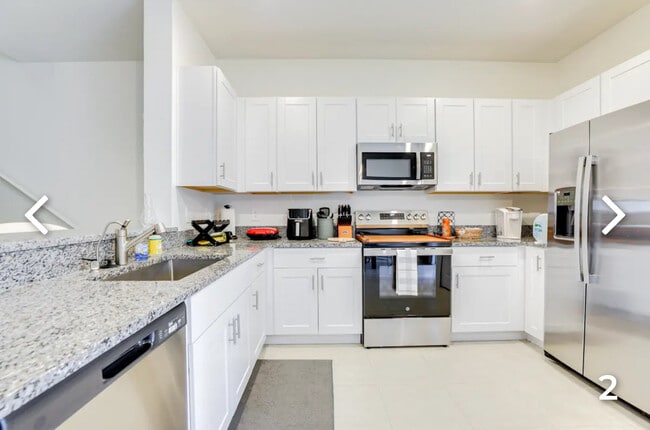 2579 Sunray Venus Way in Ruskin, FL - Building Photo - Building Photo