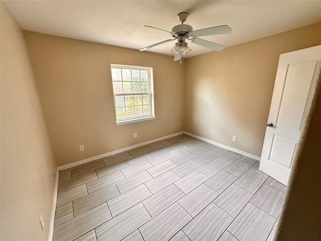 property at 2618 Hill Ave
