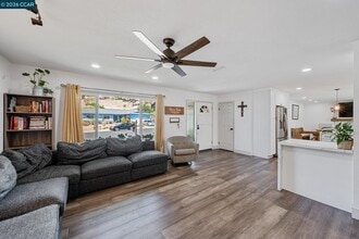1208 Roseann Dr in Martinez, CA - Building Photo - Building Photo