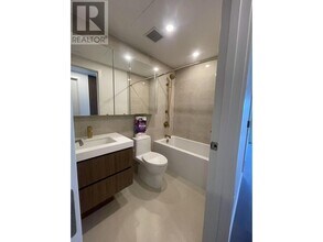 5987-5987 Wilson Ave in Burnaby, BC - Building Photo - Building Photo