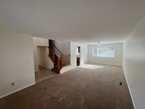 7640 Soft Winds Dr in Reno, NV - Building Photo - Building Photo