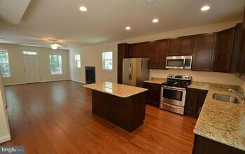 5917 Sneed Dr in Deale, MD - Building Photo - Building Photo