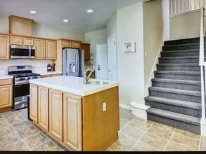 1012 Beymer Loop in Yuba City, CA - Building Photo - Building Photo