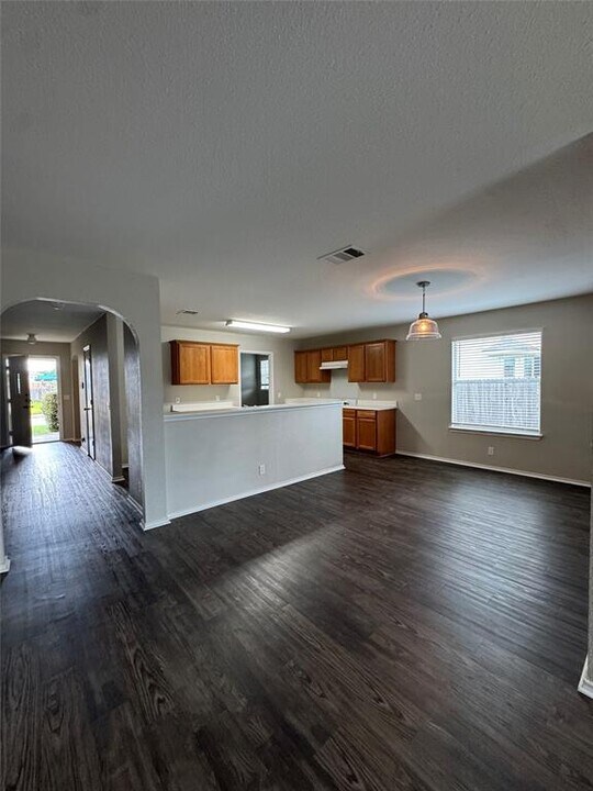 255 Atlantis in Kyle, TX - Building Photo