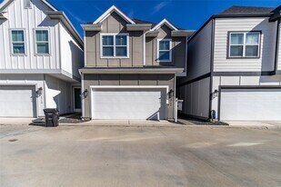 6708 Parker Oaks Ln in Houston, TX - Building Photo