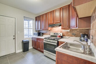 7442 S Ingleside Ave in Chicago, IL - Building Photo - Building Photo